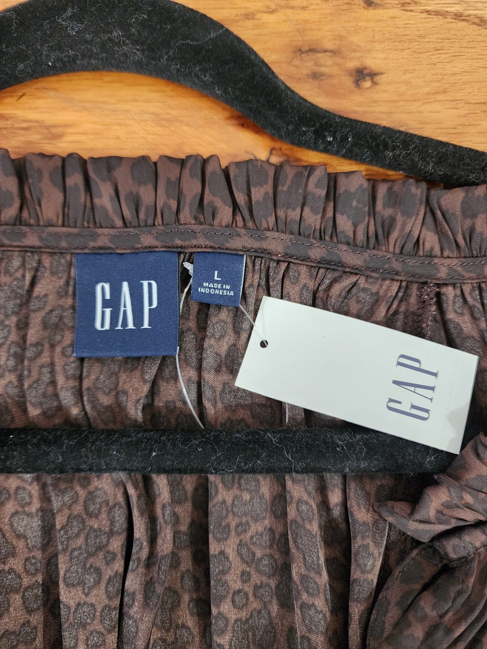 GAP Brown Leopard-Print V-Neck Ruffle Blouse - Picture 4 of 6